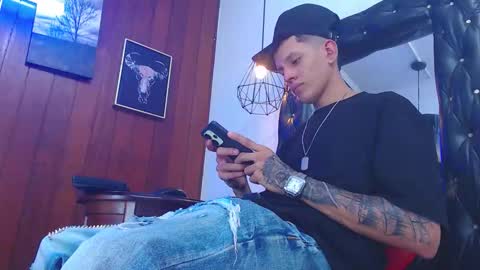 Snapshot of gaboreyes1 chatting on 09/20/25, 04:57 Gabo online show from 09/20/25, 04:57