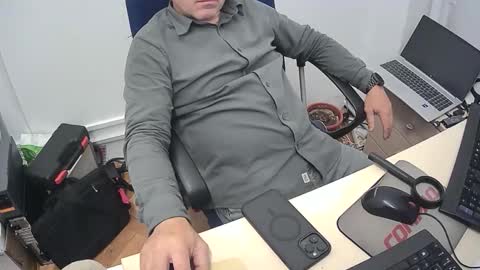 gabriel9_2003 online show from 03/23/26, 11:25