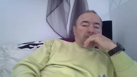 gabriel9_2003 online show from 04/13/26, 08:42