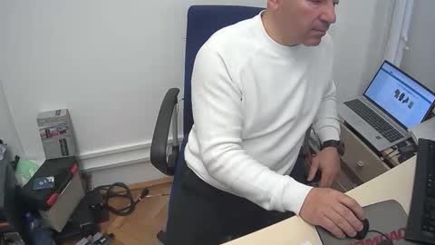 gabriel9_2003 online show from 04/14/26, 07:03