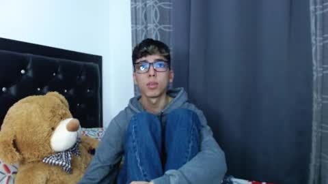 gabriel_x18 online show from 02/04/26, 04:51