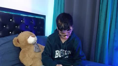 Snapshot of gabriel_x18 chatting on 02/15/26, 05:04 gabriel_x18 online show from 02/15/26, 05:04