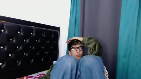 gabriel_x18 online show from 03/03/26, 05:24