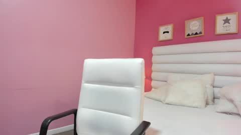 Gabriela salgado online show from 02/13/25, 10:44