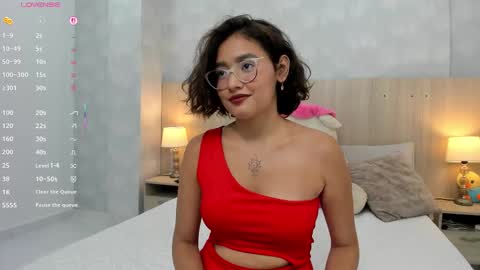 Snapshot of gabriela_vargas chatting on 10/06/25, 03:59 Gabriela Vargas online show from 10/06/25, 03:59