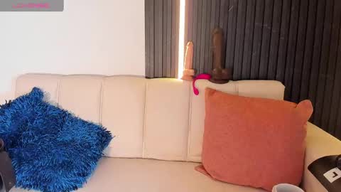 gabrielaa_miller_ online show from 09/18/25, 08:00