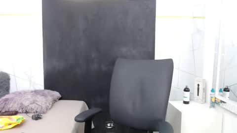 GABRIELA online show from 11/24/25, 04:40