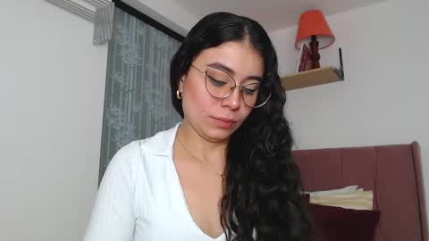 GabrielaRossa online show from 12/17/24, 12:54