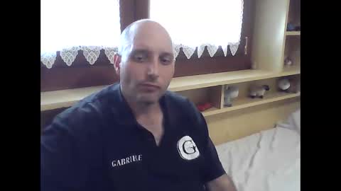 Snapshot of gabrielegr22 chatting on 10/15/25, 02:50 Gabriele online show from 10/15/25, 02:50