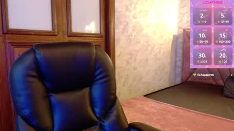 Snapshot of gabriella27_ chatting on 10/10/25, 12:59 gabriella online show from 10/10/25, 12:59