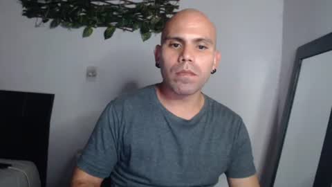 Gabriel online show from 12/17/25, 03:23