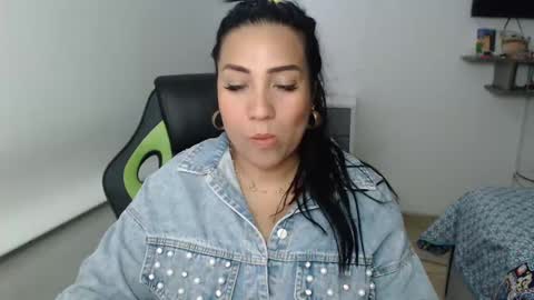 Snapshot of gaby_bluexx chatting on 01/29/25, 07:32 Gaby Blue online show from 01/29/25, 07:32