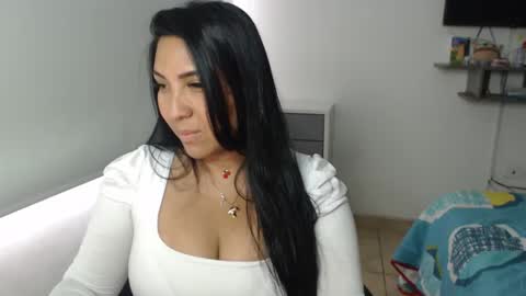 Snapshot of gaby_bluexx chatting on 02/25/25, 08:51 Gaby Blue online show from 02/25/25, 08:51