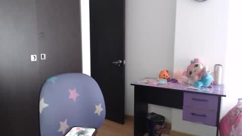 Snapshot of gaby_bluexx chatting on 10/22/25, 05:02 Gaby Blue online show from 10/22/25, 05:02