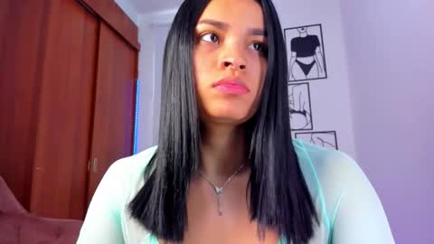 Snapshot of gaby_girl chatting on 12/18/25, 07:53 online show from 12/18/25, 07:53