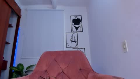 Snapshot of gaby_girl chatting on 01/12/26, 07:41 online show from 01/12/26, 07:41