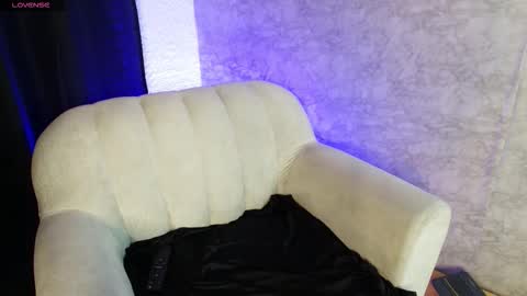          online show from 11/05/25, 02:00