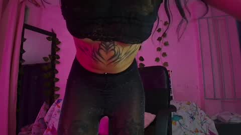 Snapshot of gaby_tailor_ chatting on 01/03/25, 11:01 Gaby online show from 01/03/25, 11:01