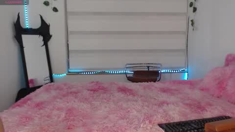 Snapshot of gaby_tailor_ chatting on 09/18/25, 01:18 Gaby online show from 09/18/25, 01:18