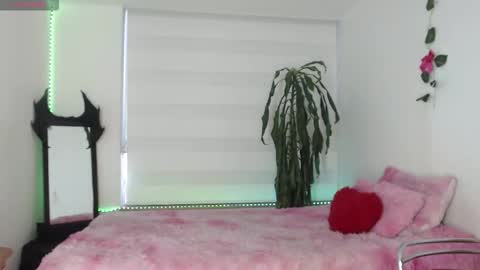 Snapshot of gaby_tailor_ chatting on 10/30/25, 10:10 Gaby online show from 10/30/25, 10:10