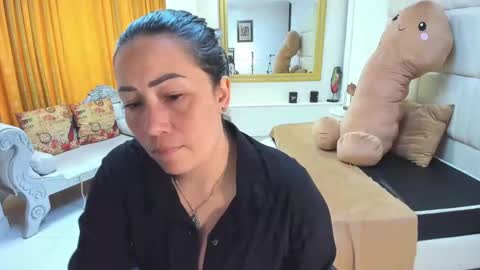 gabriela online show from 10/06/25, 04:37