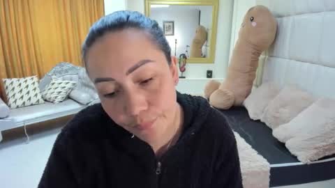 gabriela online show from 11/12/25, 04:29