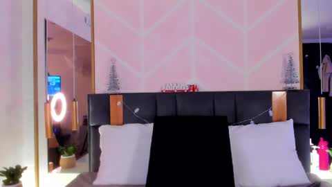 Snapshot of gabypetit chatting on 11/19/25, 08:31 Gaby online show from 11/19/25, 08:31