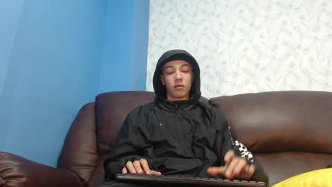 Snapshot of gadiel_sex chatting on 02/13/25, 12:11 gadiel_sex online show from 02/13/25, 12:11