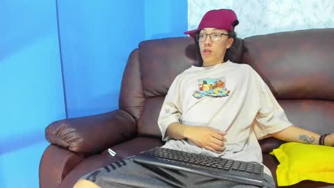 Snapshot of gadiel_sex chatting on 03/03/25, 02:37 gadiel_sex online show from 03/03/25, 02:37