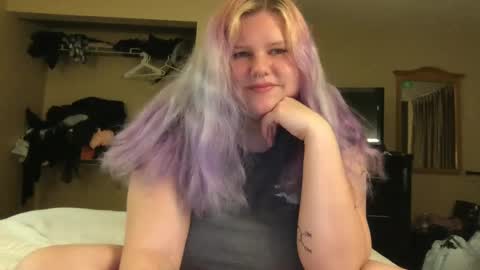 Snapshot of gaebaetae chatting on 12/06/24, 05:00 Eryn online show from 12/06/24, 05:00