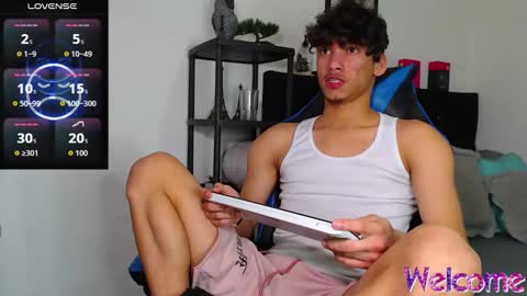 Snapshot of gael_jones chatting on 11/23/25, 12:54 gael_jones online show from 11/23/25, 12:54