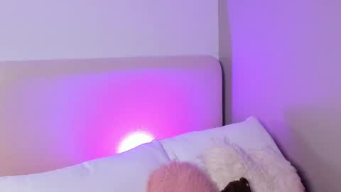 Gaia Baker  online show from 04/16/26, 03:46