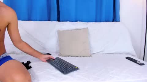 gal_stone_ online show from 06/25/26, 01:05