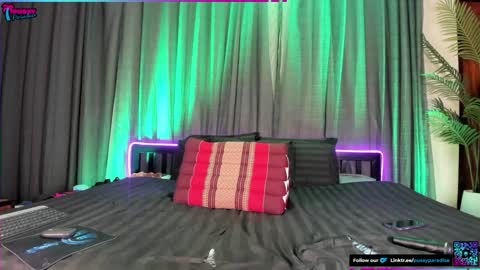 Snapshot of gandamitch chatting on 10/19/25, 03:40 Morena Mitch online show from 10/19/25, 03:40