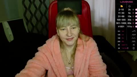 Snapshot of ganet469 chatting on 11/28/25, 09:12 Janette online show from 11/28/25, 09:12