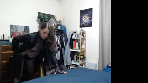 HOT  online show from 01/04/25, 10:16