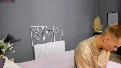 Max and Eva online show from 04/04/26, 04:00