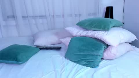 garnet  online show from 12/14/24, 09:18