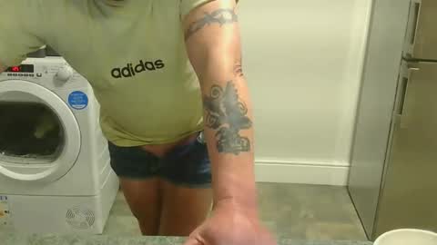 Snapshot of garybaker60 chatting on 11/20/25, 08:52 Gaz online show from 11/20/25, 08:52