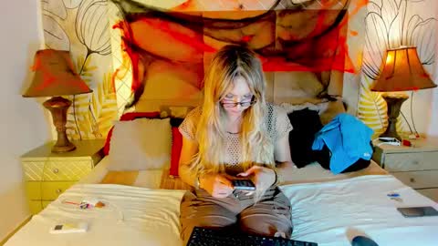 melanny villa online show from 10/21/25, 09:48