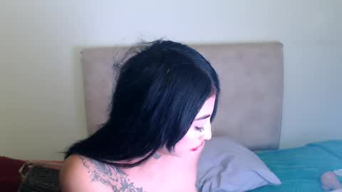 gatita13333321 online show from 04/01/26, 01:28