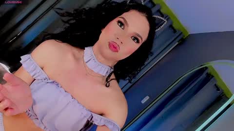 Snapshot of gatitavenecis1 chatting on 01/05/25, 02:41 Vnecis Marn online show from 01/05/25, 02:41