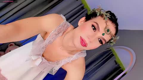 Snapshot of gatitavenecis1 chatting on 01/27/25, 12:22 Vnecis Marn online show from 01/27/25, 12:22