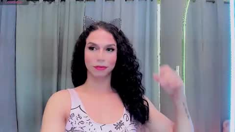 Snapshot of gatitavenecis1 chatting on 03/05/25, 10:44 Vnecis Marn online show from 03/05/25, 10:44