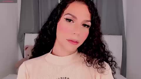 Snapshot of gatitavenecis1 chatting on 09/16/25, 11:22 Vnecis Marn online show from 09/16/25, 11:22