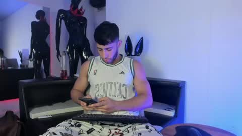 Snapshot of gato_pascal chatting on 06/14/26, 07:27 Gato online show from 06/14/26, 07:27