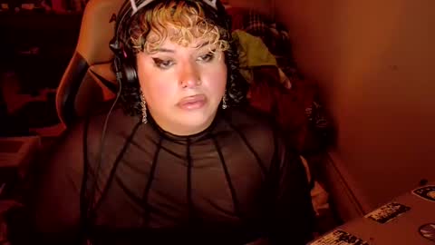 Trans Exhib Mommie online show from 01/13/26, 08:30