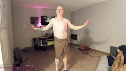 Snapshot of gaygoddessgarrett chatting on 11/26/25, 01:06 Garrett online show from 11/26/25, 01:06