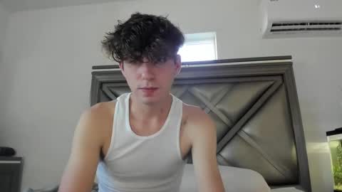 Snapshot of gayndepressed chatting on 10/01/25, 10:16 Trace online show from 10/01/25, 10:16