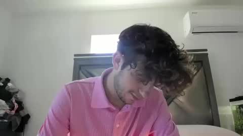 Snapshot of gayndepressed chatting on 10/12/25, 04:17 Trace online show from 10/12/25, 04:17